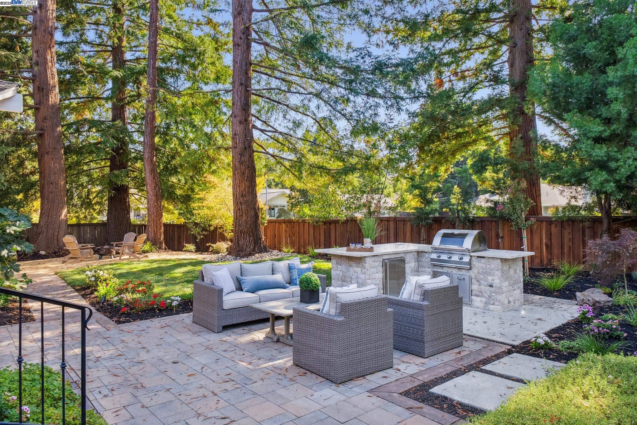 235 Saint Paul Dr