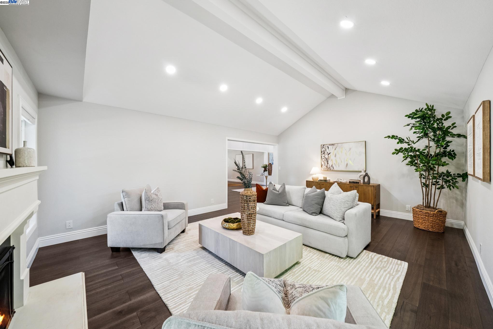 235 Saint Paul Dr