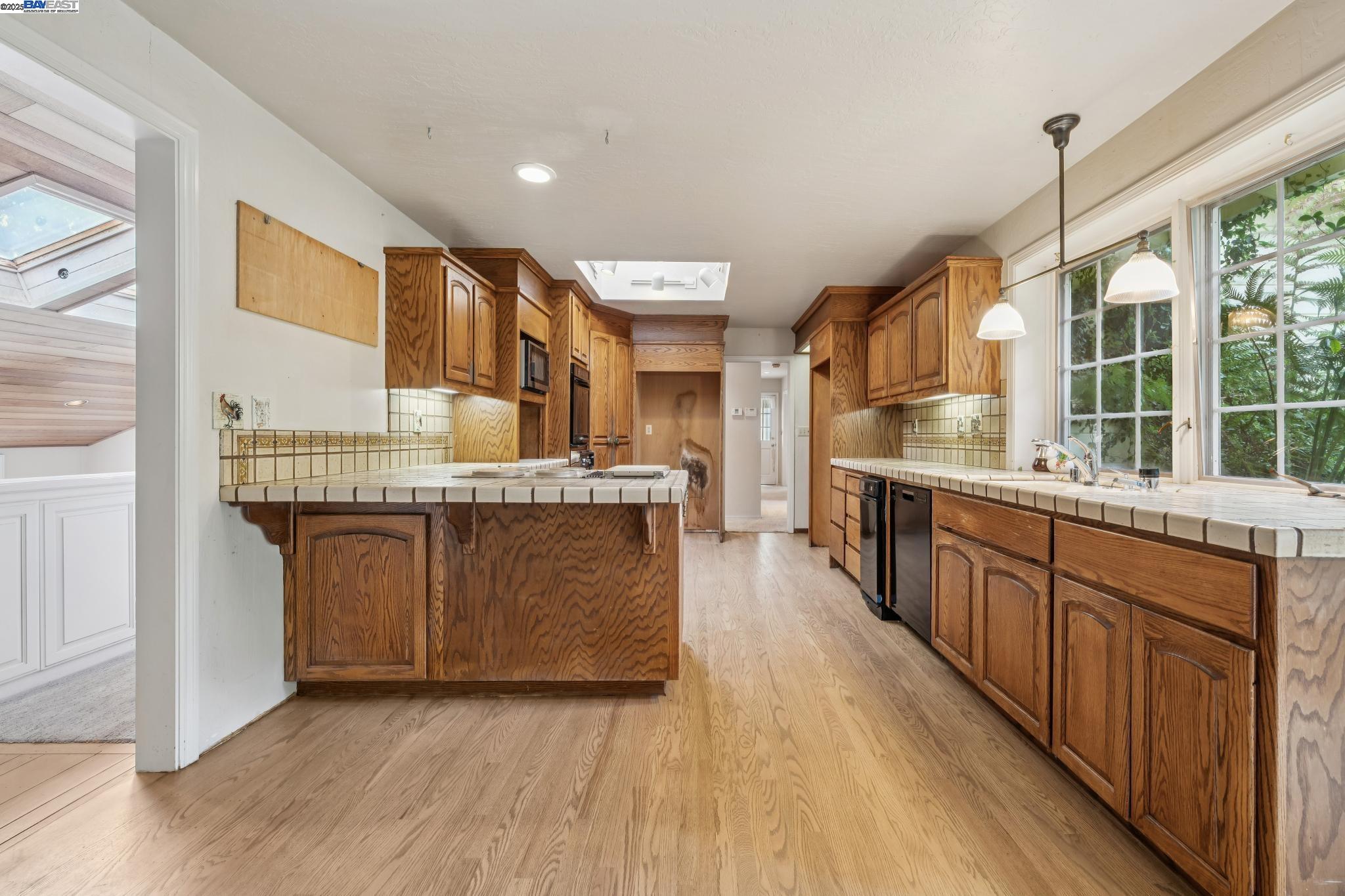721 Fair Oaks Dr