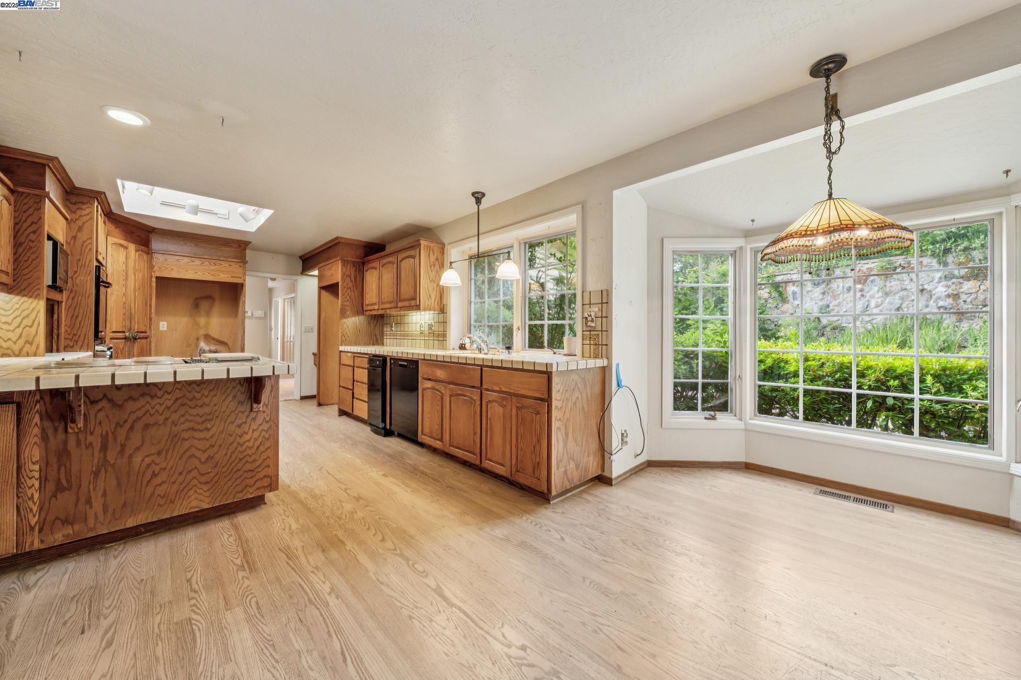 721 Fair Oaks Dr