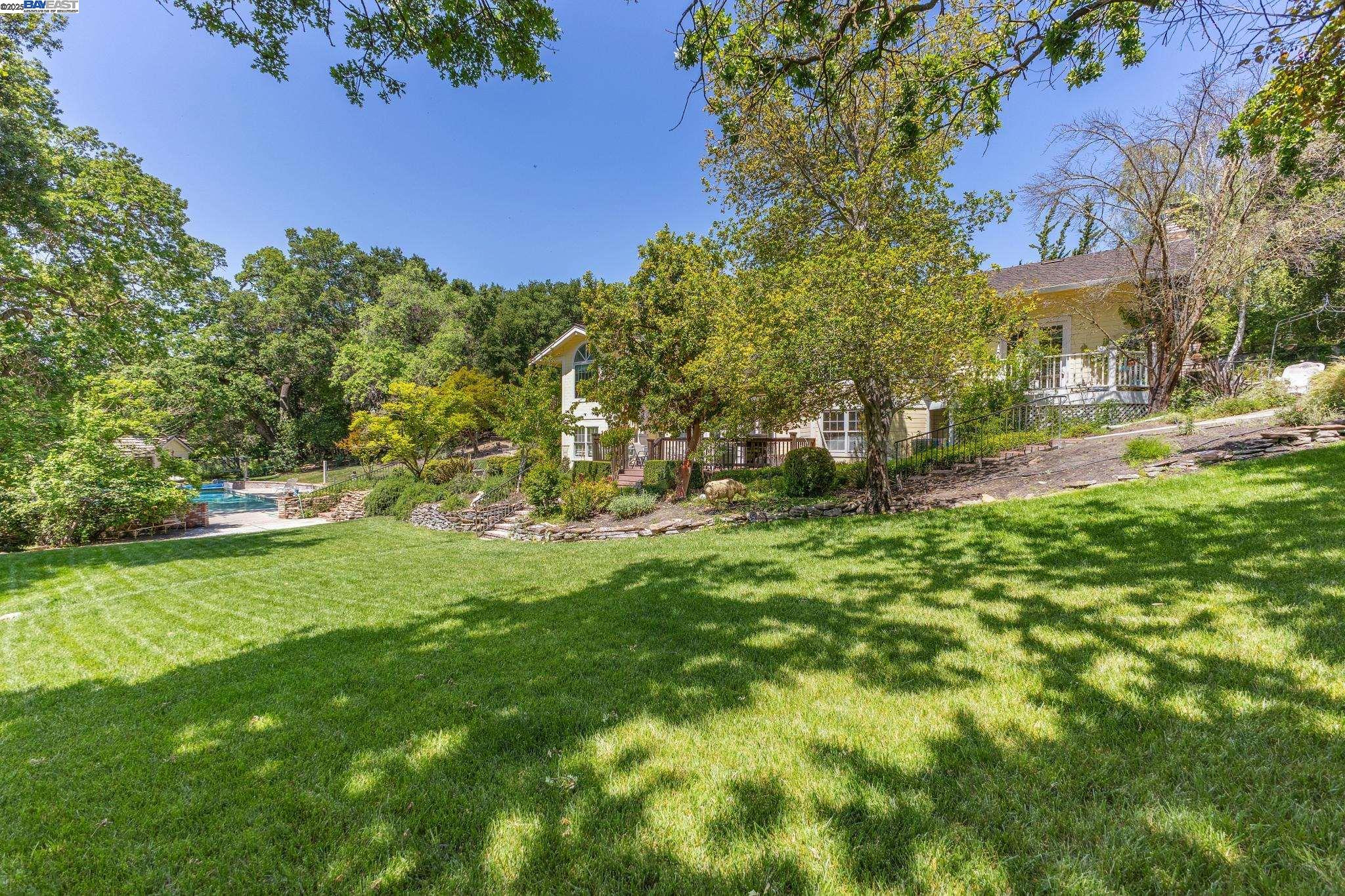 721 Fair Oaks Dr