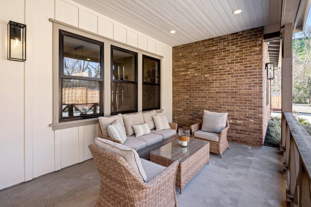 180 Castle Hill Ranch Rd