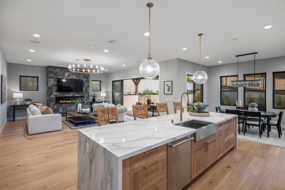 180 Castle Hill Ranch Rd