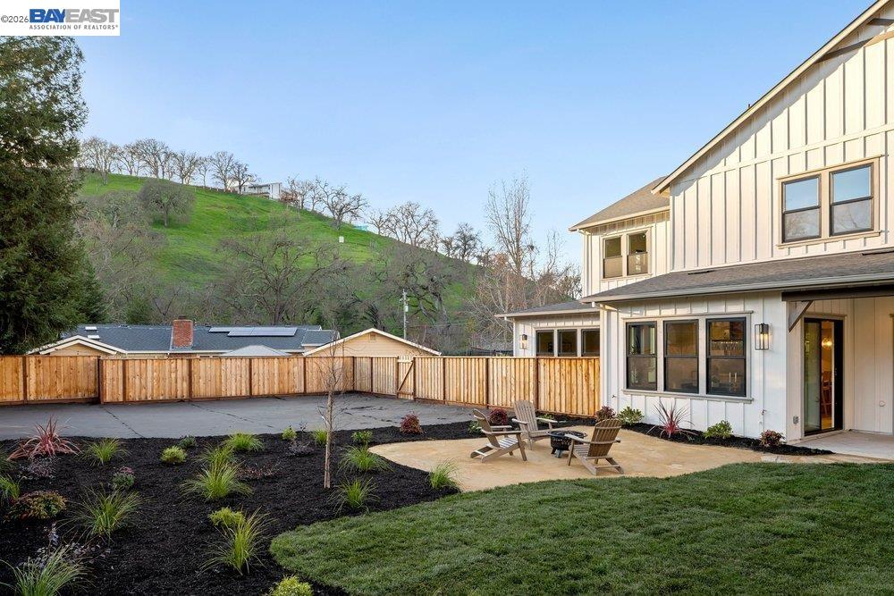 180 Castle Hill Ranch Rd