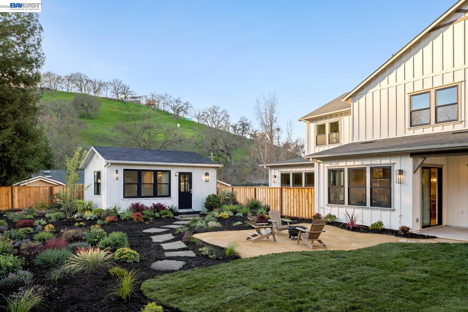 180 Castle Hill Ranch Rd