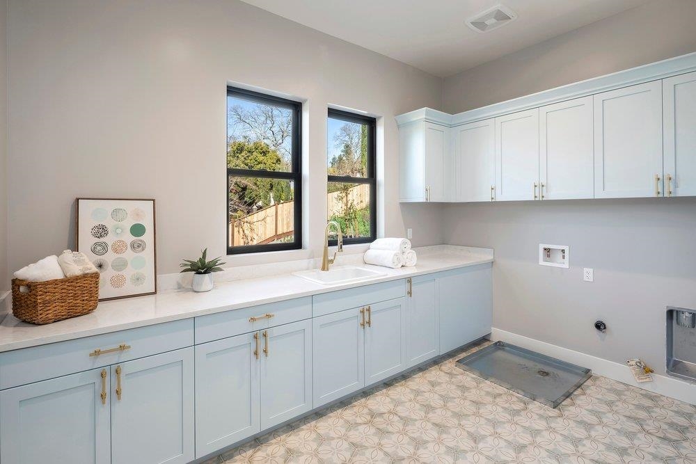 180 Castle Hill Ranch Rd