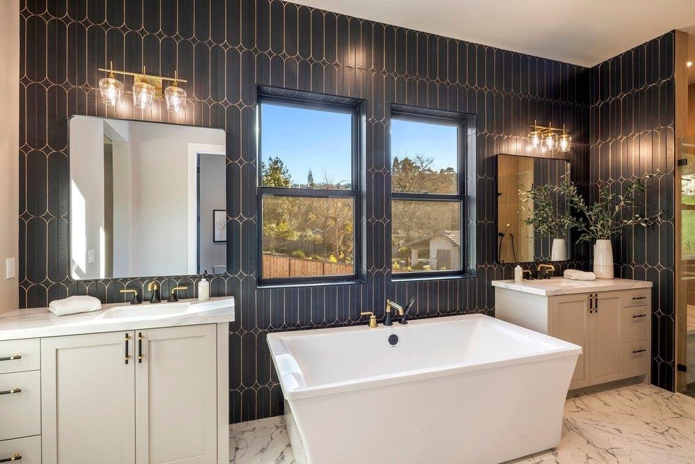 180 Castle Hill Ranch Rd