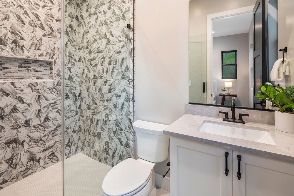 180 Castle Hill Ranch Rd