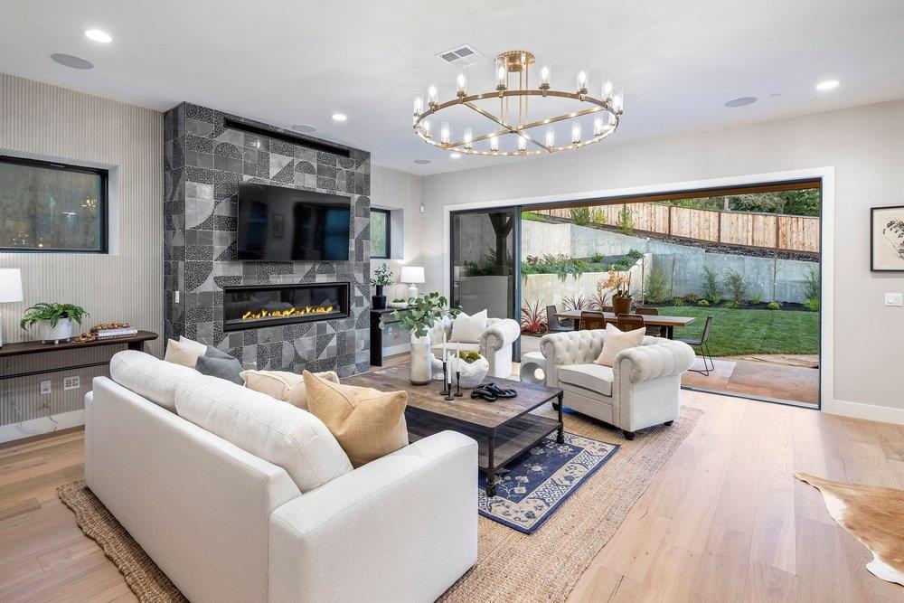 180 Castle Hill Ranch Rd