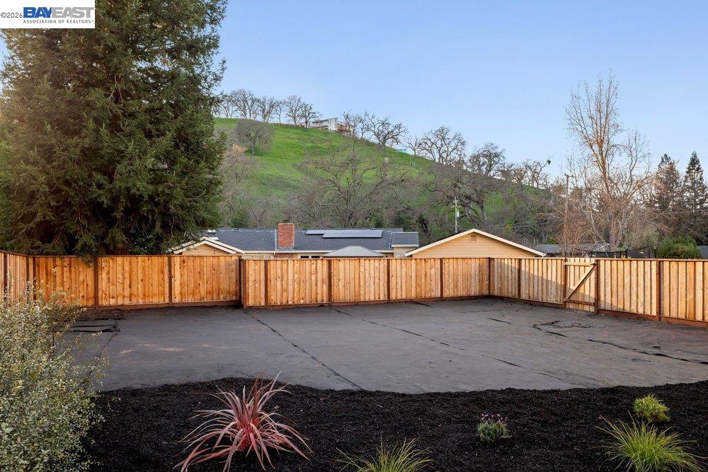180 Castle Hill Ranch Rd