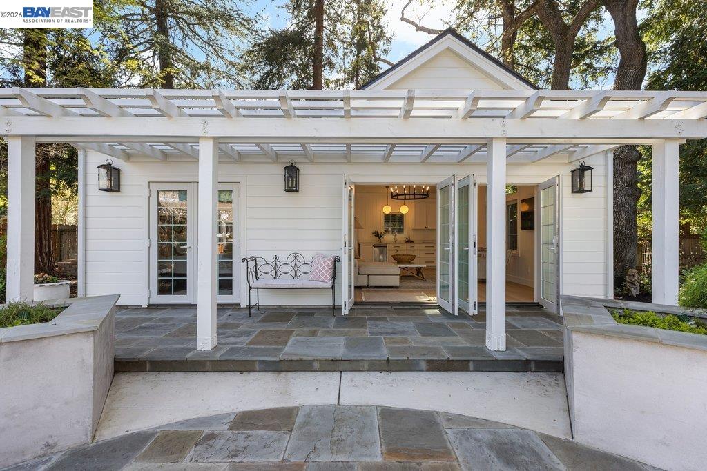 1397 Pine Tree Dr