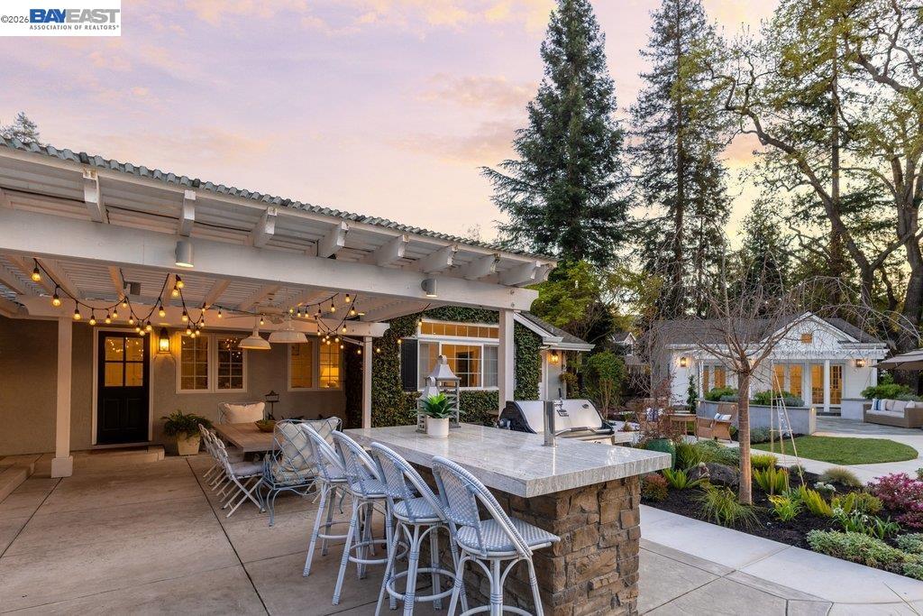1397 Pine Tree Dr