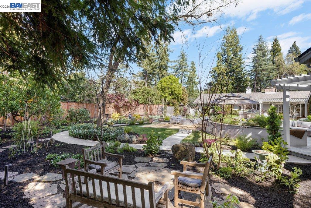 1397 Pine Tree Dr