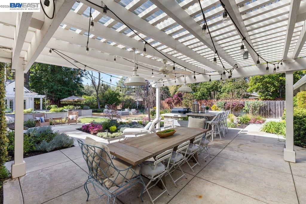 1397 Pine Tree Dr