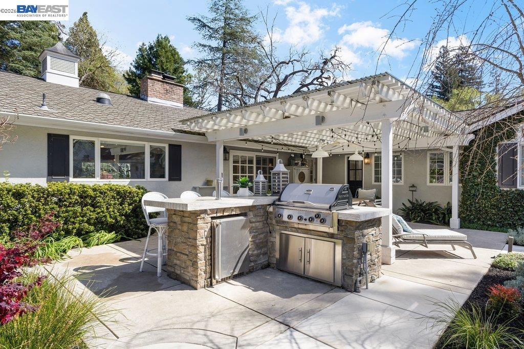 1397 Pine Tree Dr