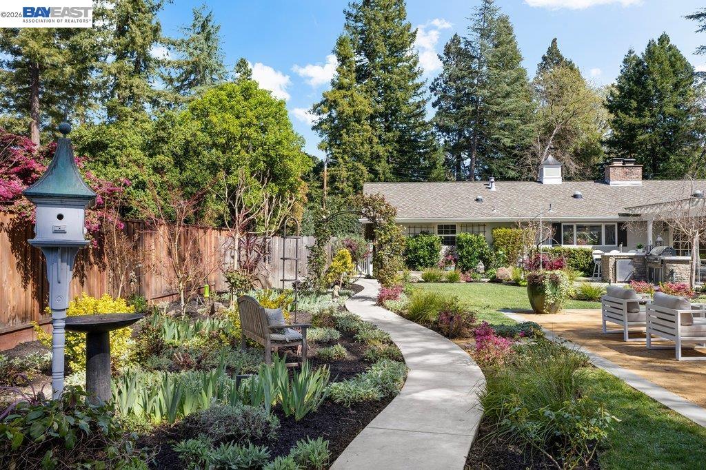 1397 Pine Tree Dr