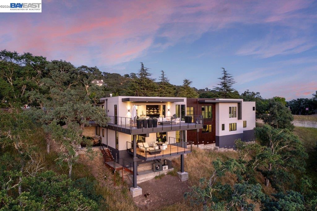 2525 Biltmore Dr