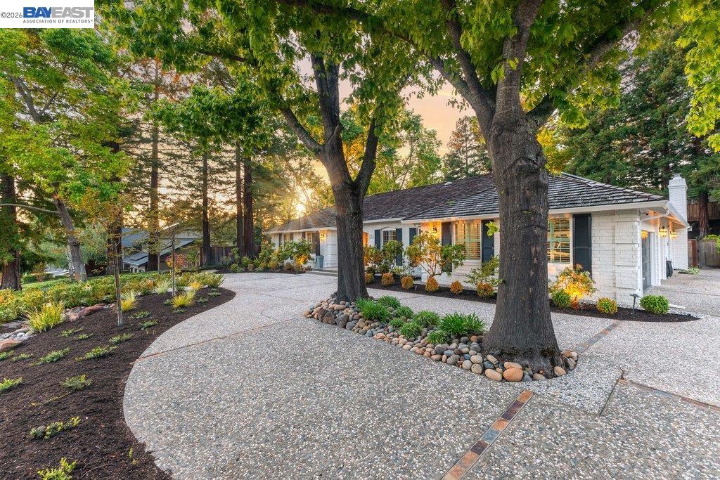 2525 Holly Oak Dr