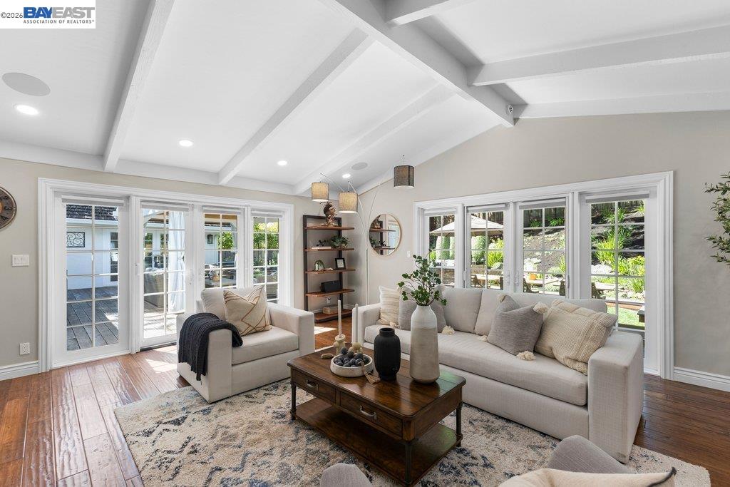 2525 Holly Oak Dr