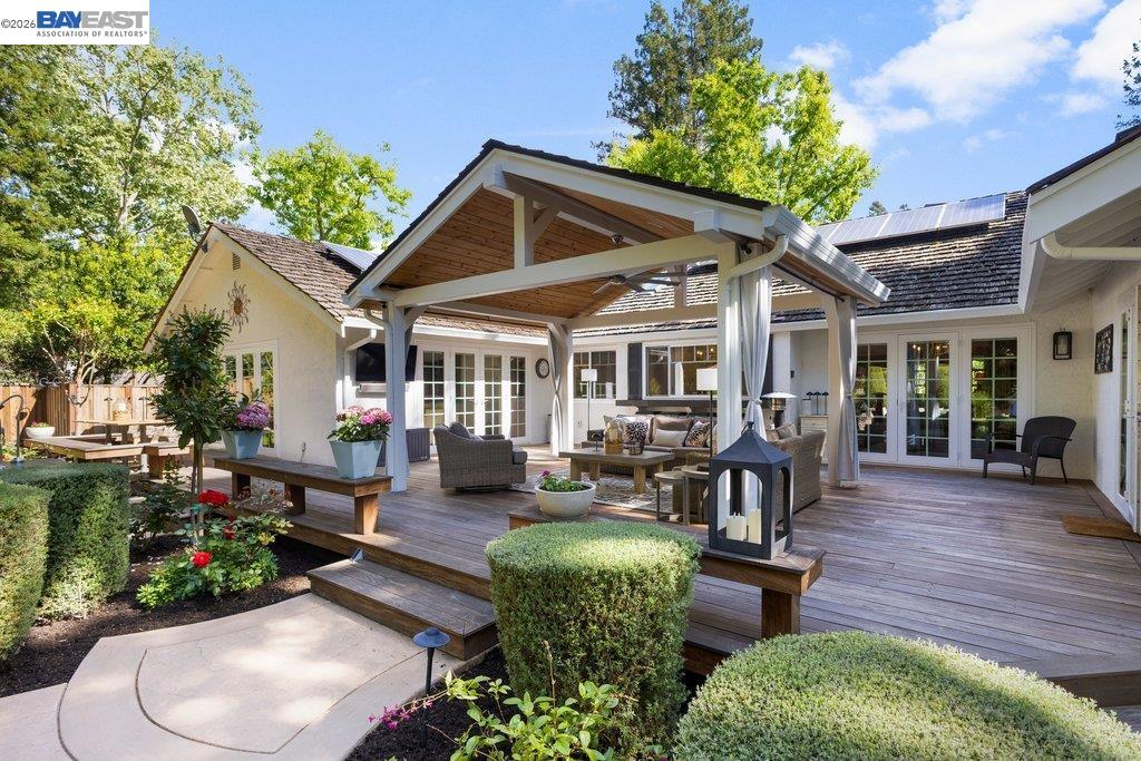 2525 Holly Oak Dr