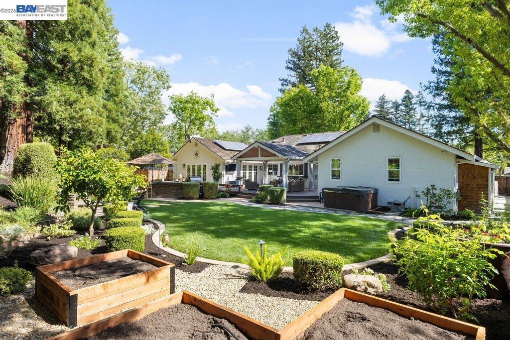 2525 Holly Oak Dr