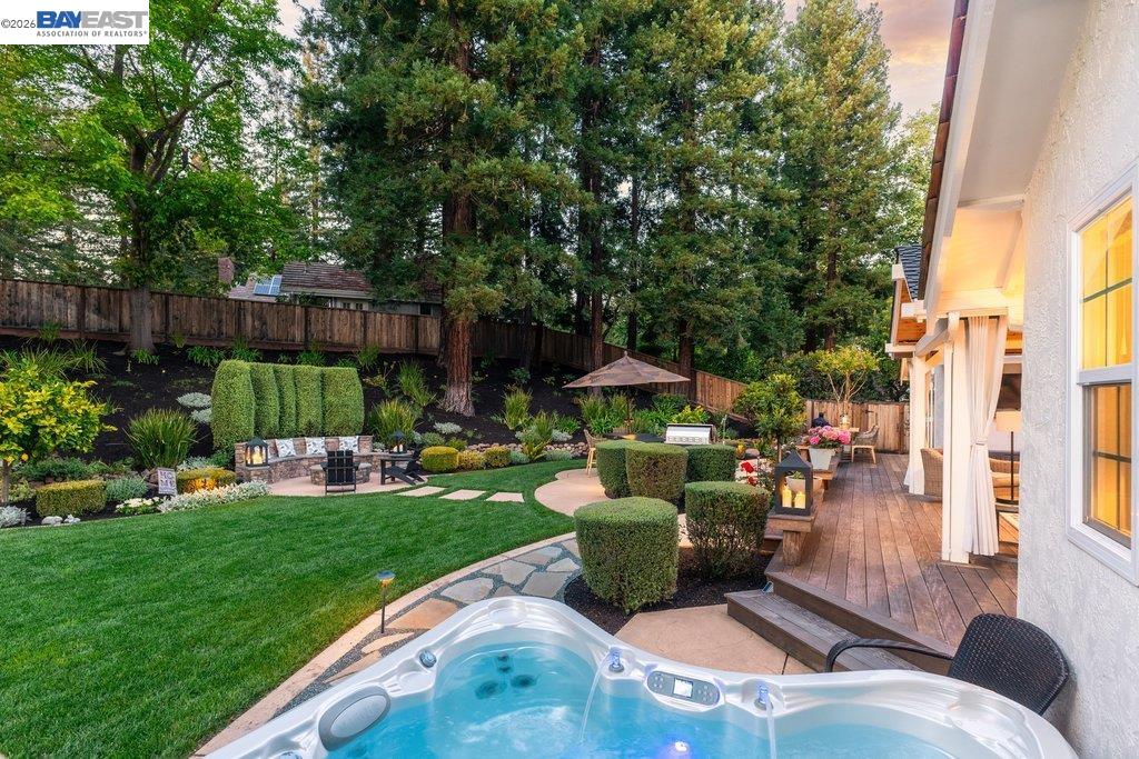 2525 Holly Oak Dr