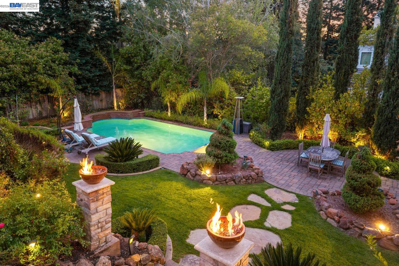 90 Royal Ridge Ct