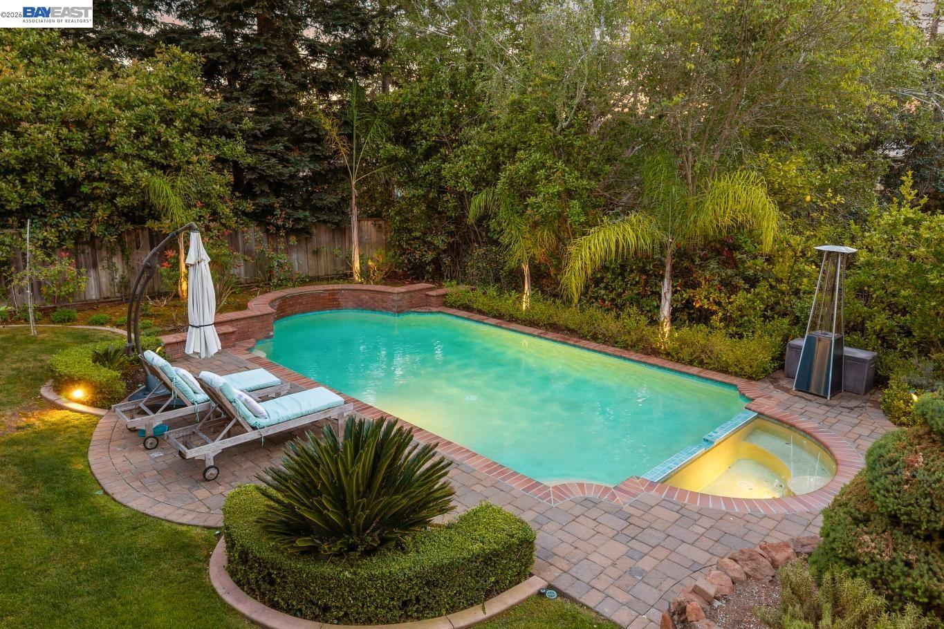 90 Royal Ridge Ct