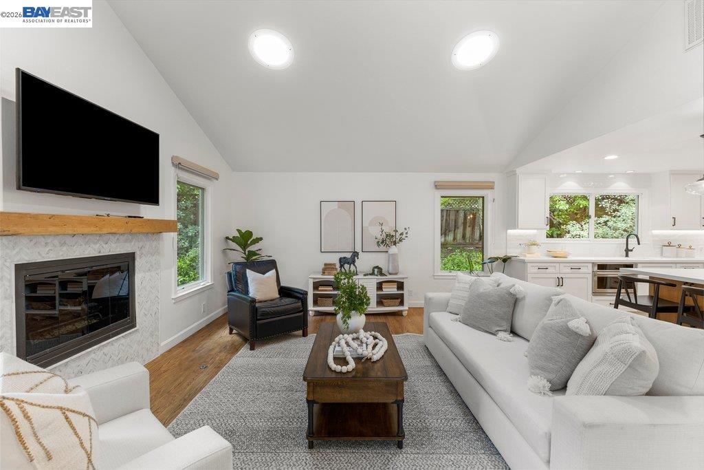 31 Arjang Ct