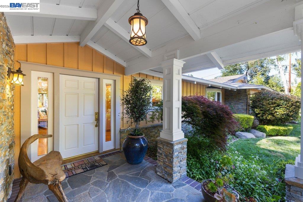 250 La Serena Ave