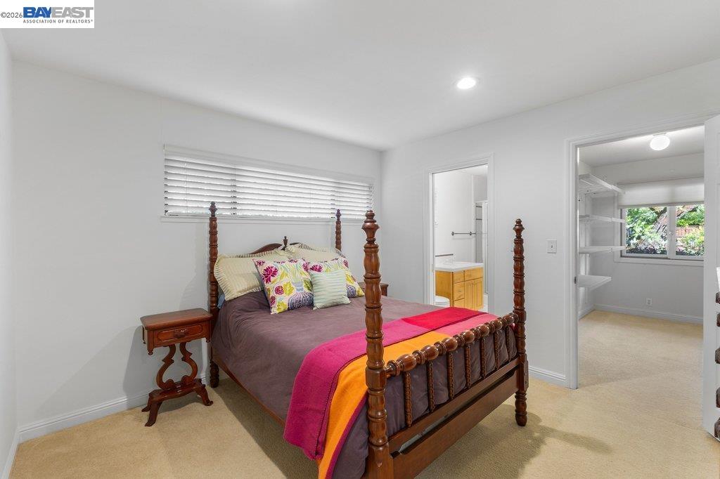 250 La Serena Ave