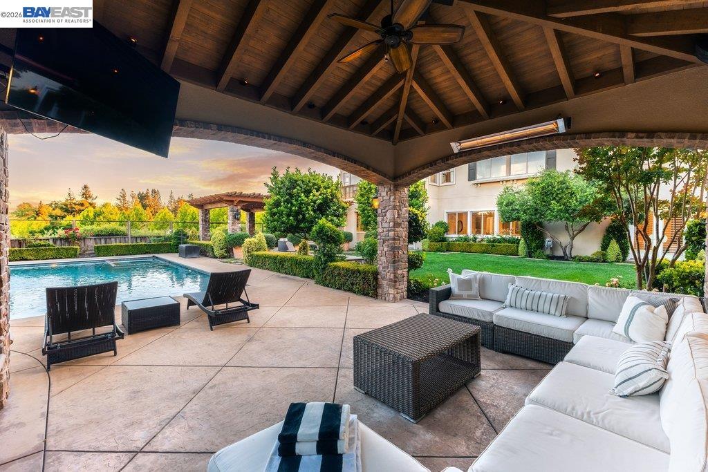 326 Golden Grass Dr
