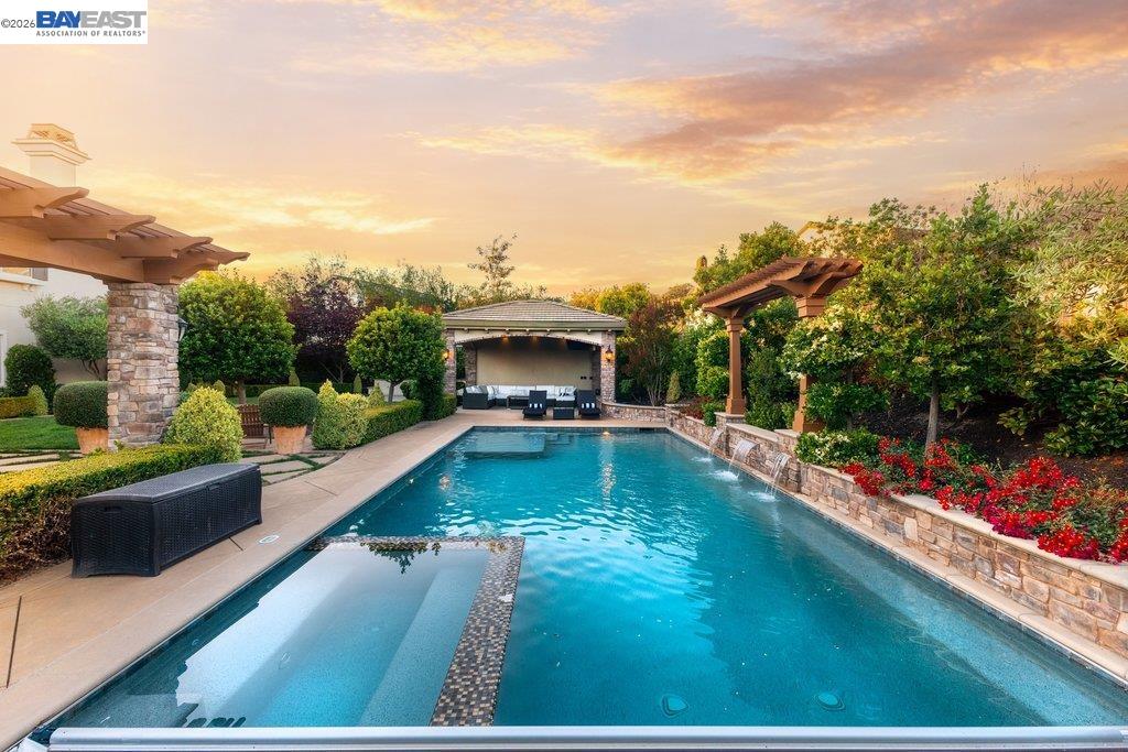 326 Golden Grass Dr