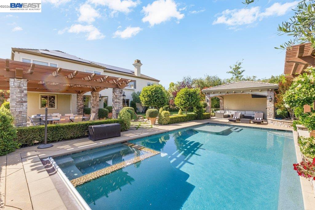 326 Golden Grass Dr
