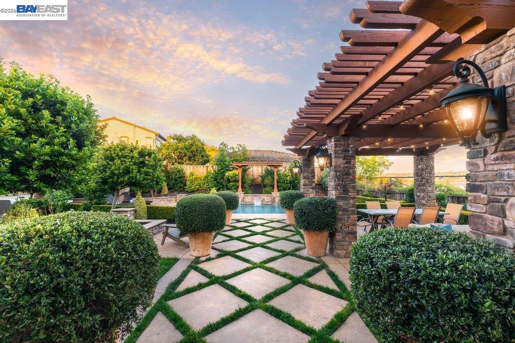 326 Golden Grass Dr