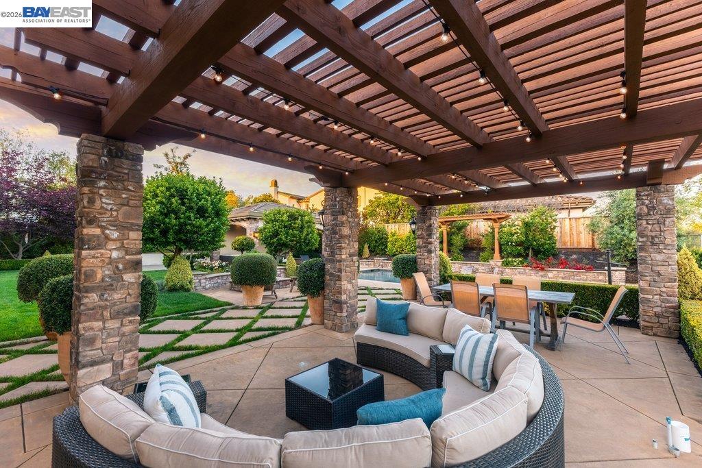 326 Golden Grass Dr