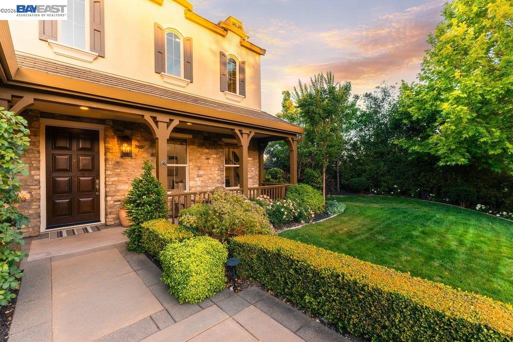 326 Golden Grass Dr