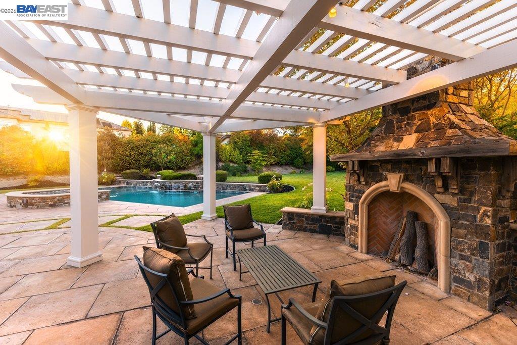25 Treetop Terrace