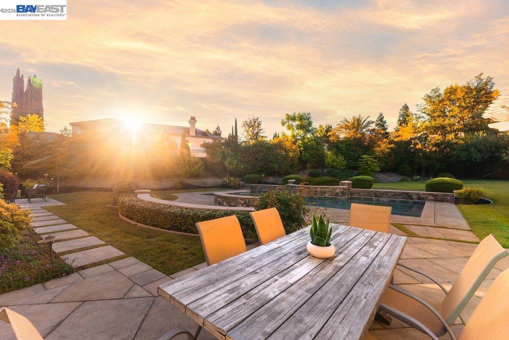 25 Treetop Terrace