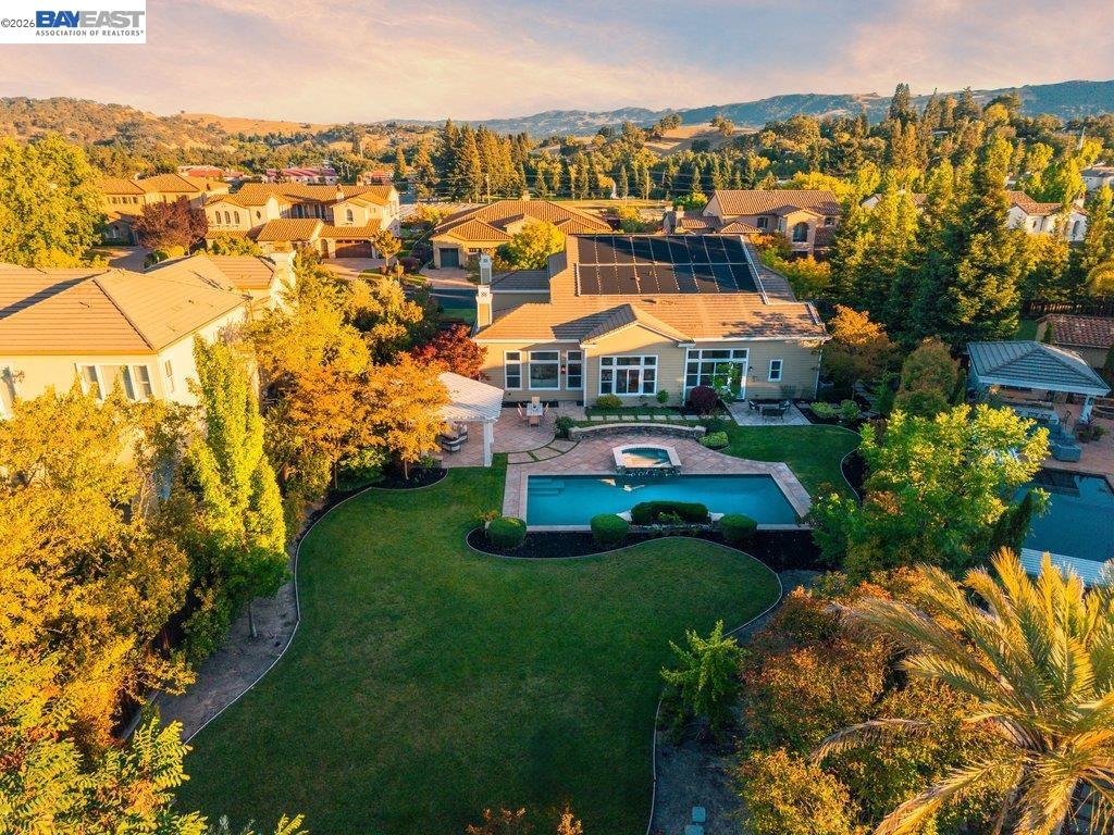 25 Treetop Terrace