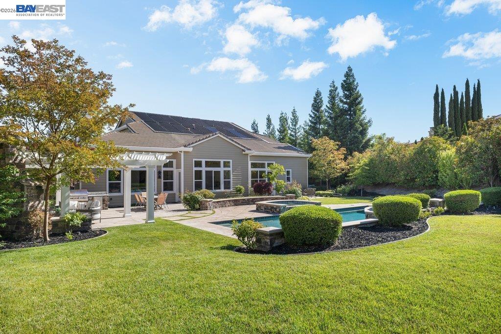 25 Treetop Terrace