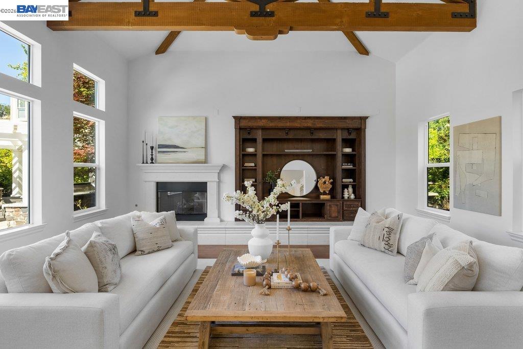 25 Treetop Terrace