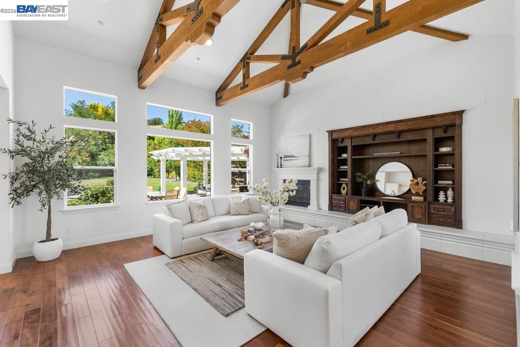 25 Treetop Terrace