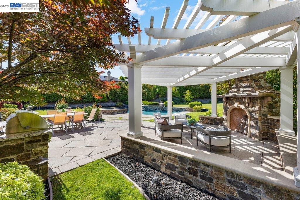 25 Treetop Terrace