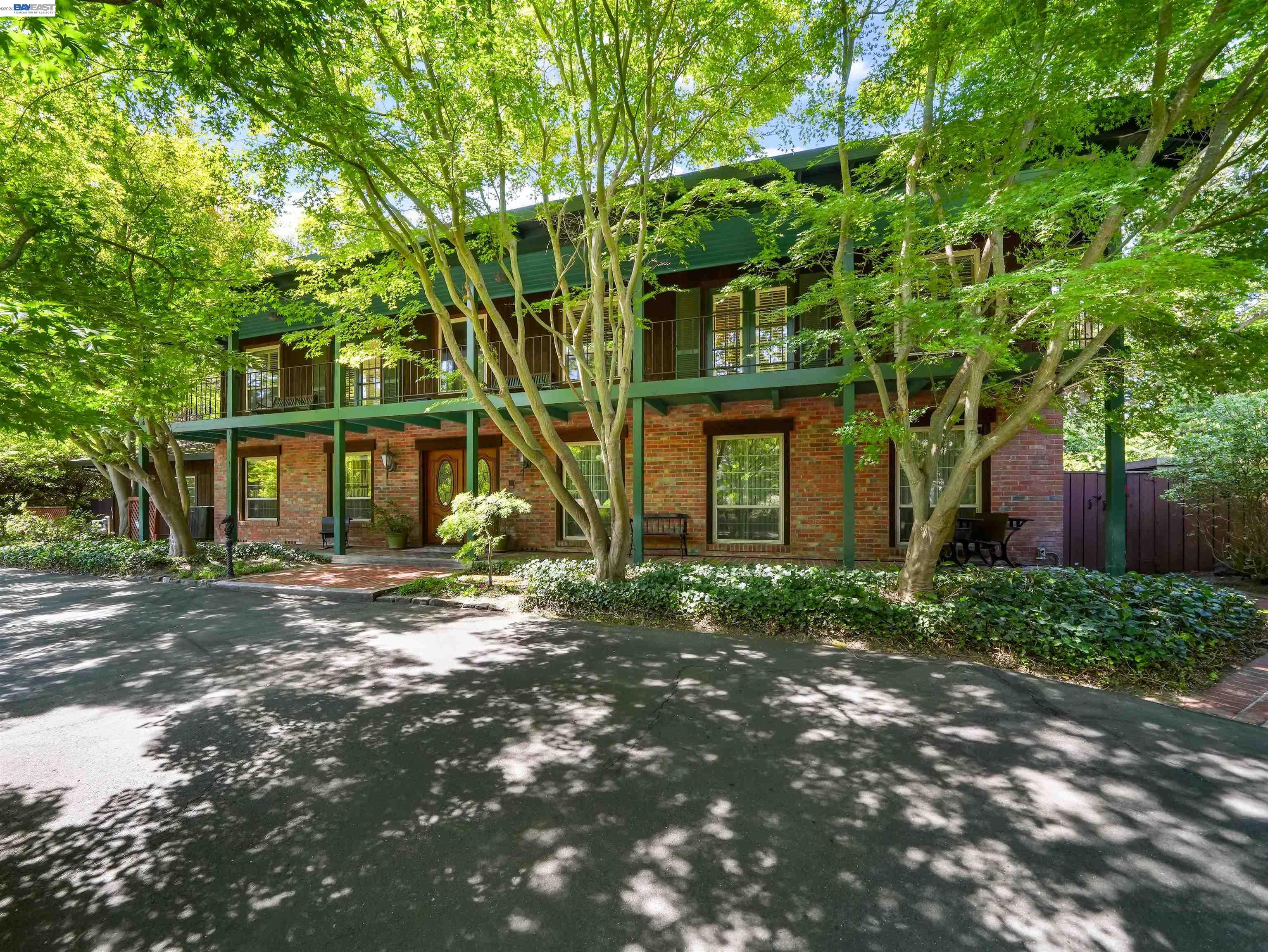 2410 Royal Oaks Drive