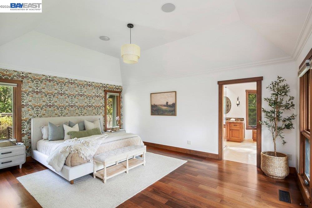 715 Fair Oaks Dr