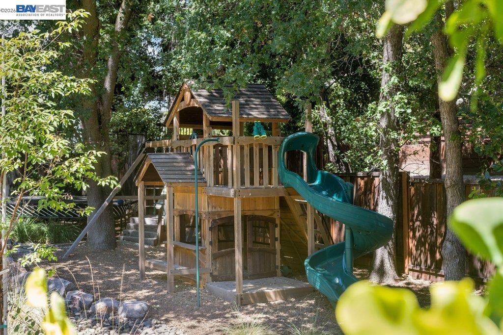 271 Livorna Heights Road