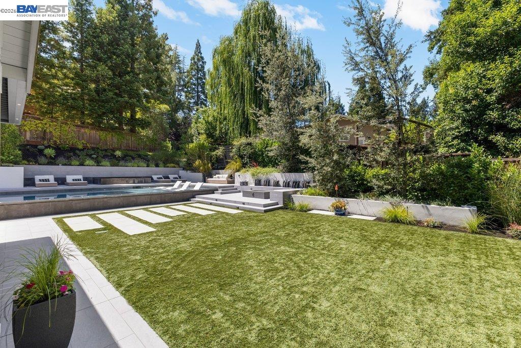 271 Livorna Heights Road