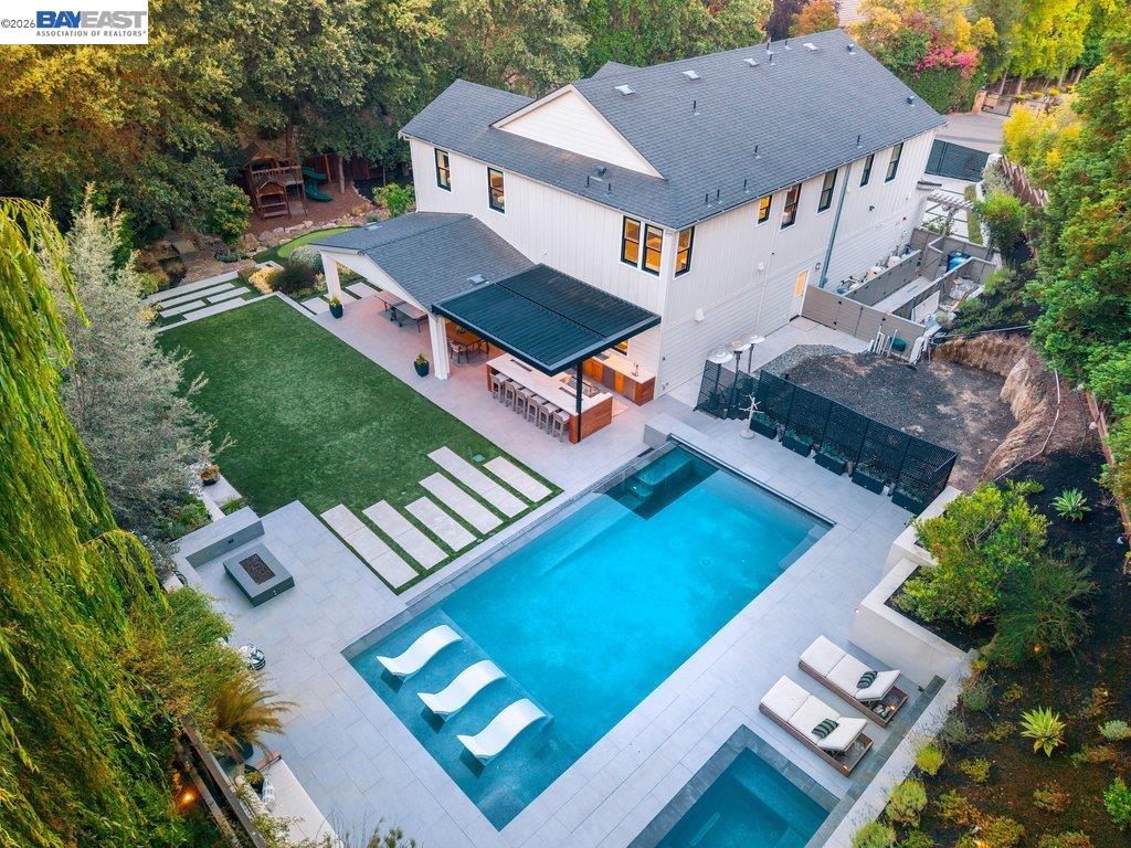 271 Livorna Heights Road