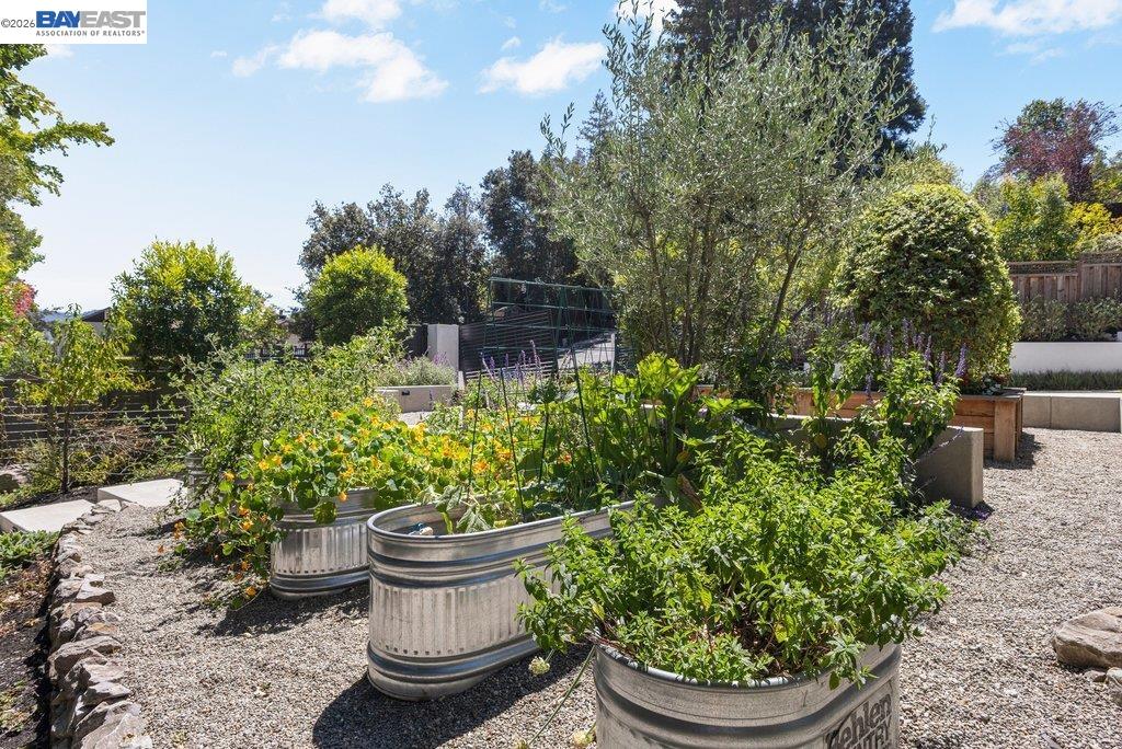271 Livorna Heights Road